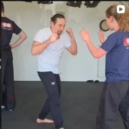 Selbstverteidigung Sparring und Kampfsport Training