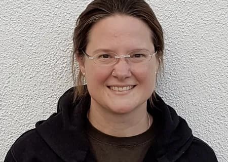 Portrait von Anne, einer Schülerin, die ein Testimonial für das StreetConcept abgibt